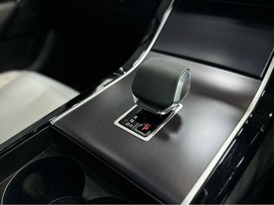2025 Land Rover Range Rover Velar