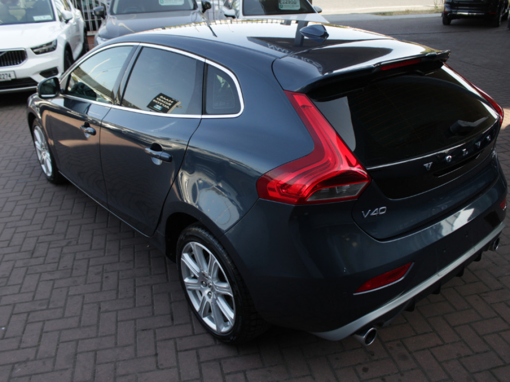 2018 Volvo V40