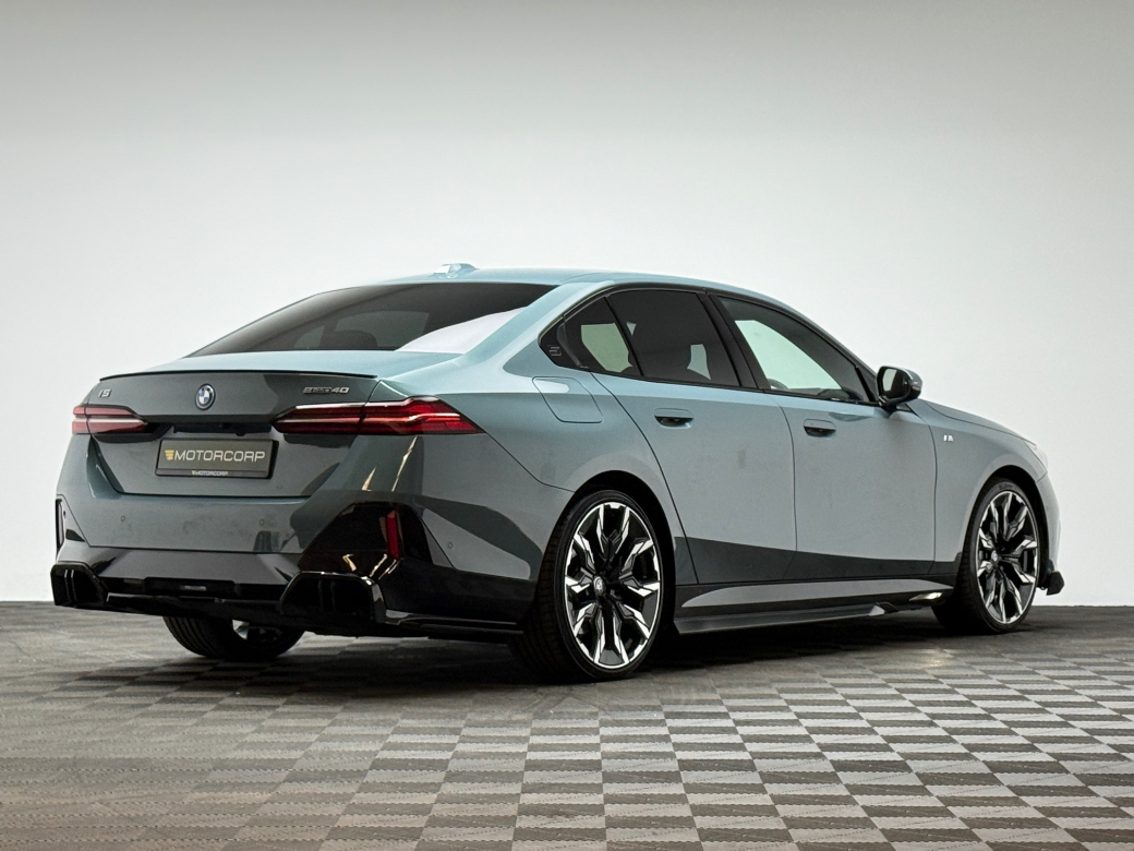2024 BMW i5