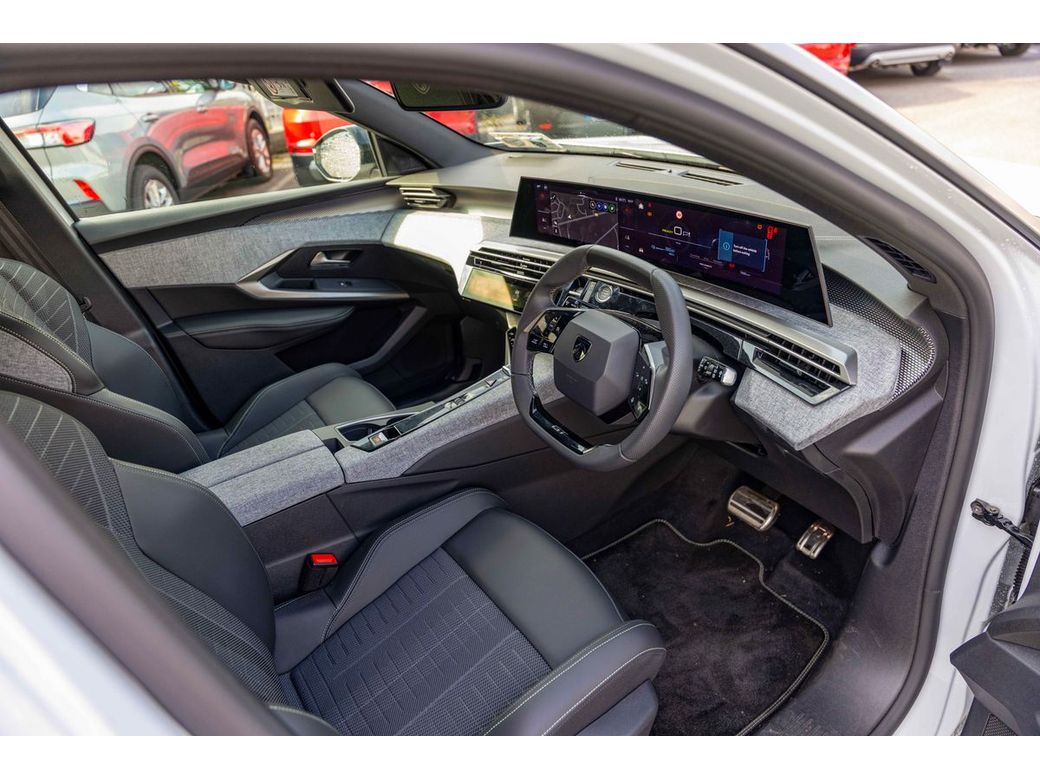 2025 Peugeot 5008