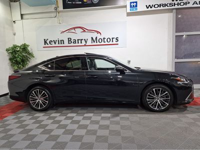 2022 Lexus ES 300h