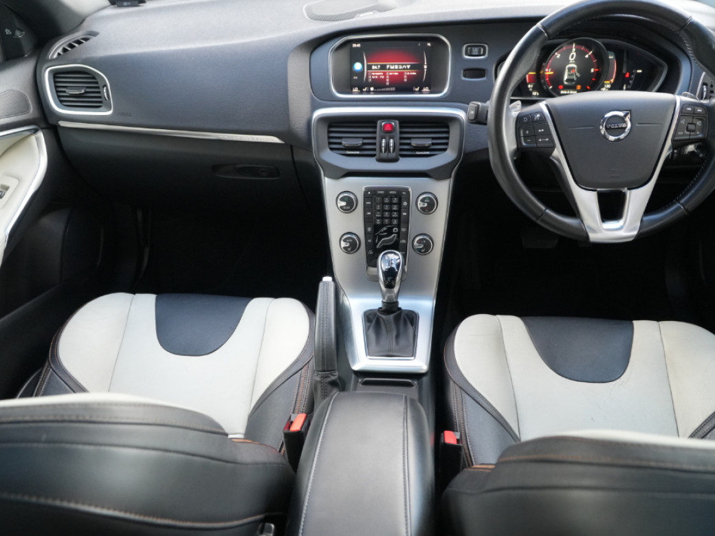 2018 Volvo V40 Cross Country