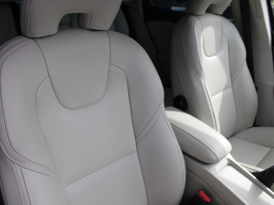 2019 Volvo V40
