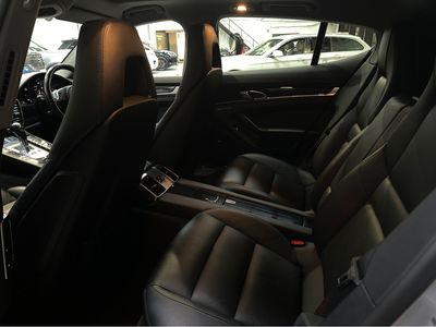 2016 Porsche Panamera