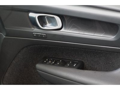 2023 Volvo XC40