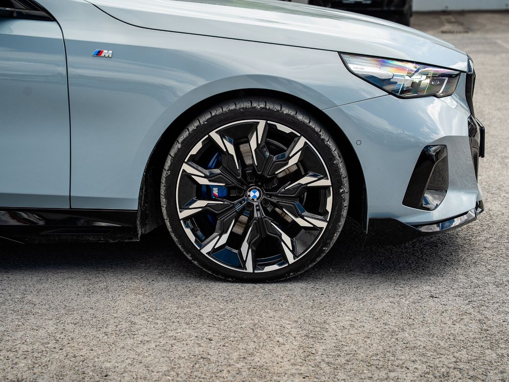 2024 BMW i5