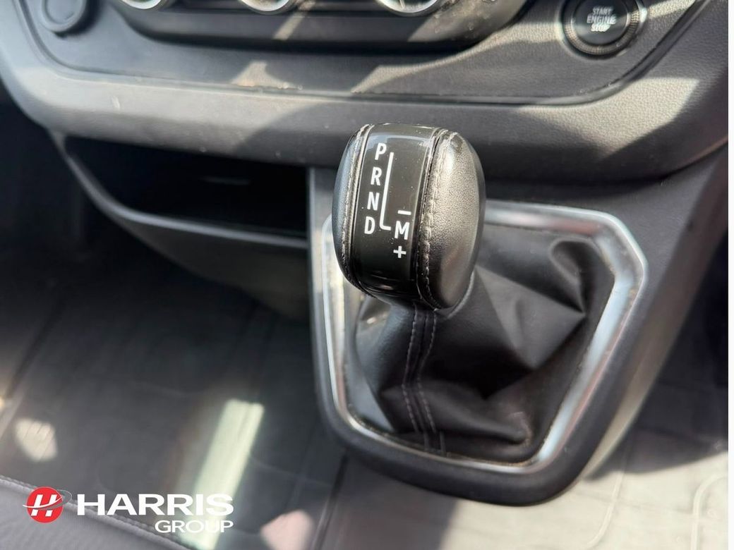 2024 Black Renault Trafic