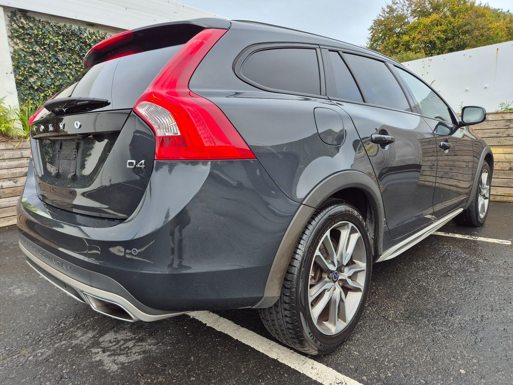2017 Volvo V60 Cross Country