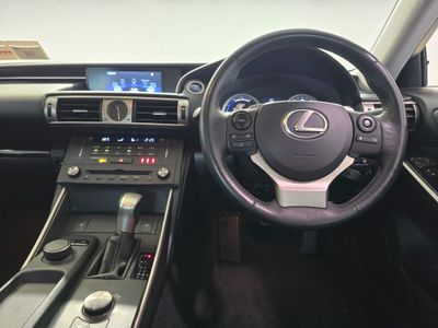 2014 Lexus IS 300h