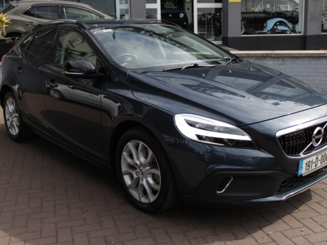 2019 Volvo V40