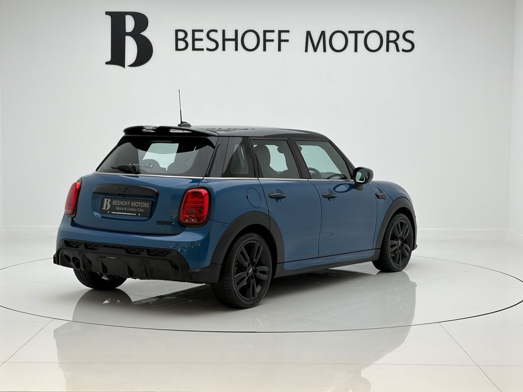2022 Mini Hatch