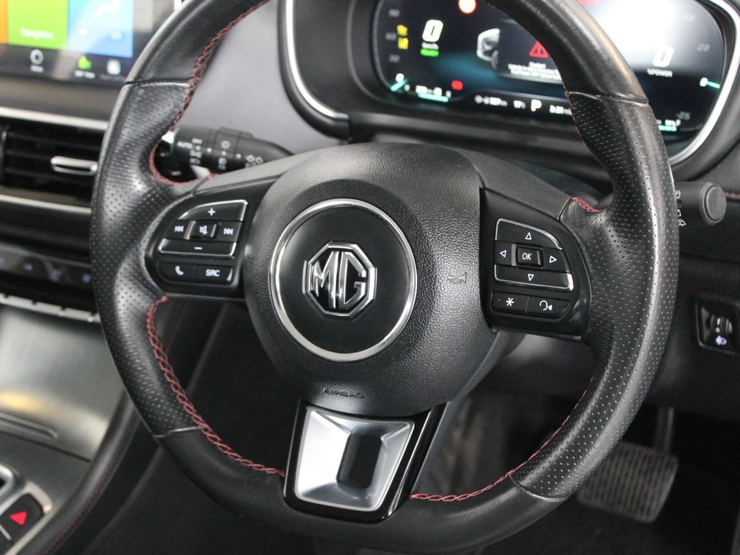 2021 MG HS