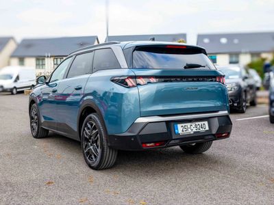 2025 Peugeot 5008
