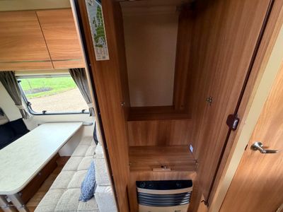 2013 SWIFT ESCAPE 696 R.H.D 