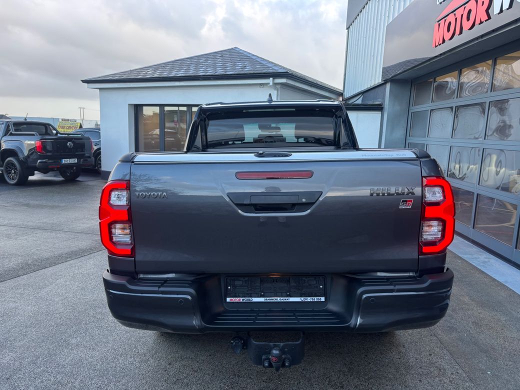 2024 Toyota Hilux