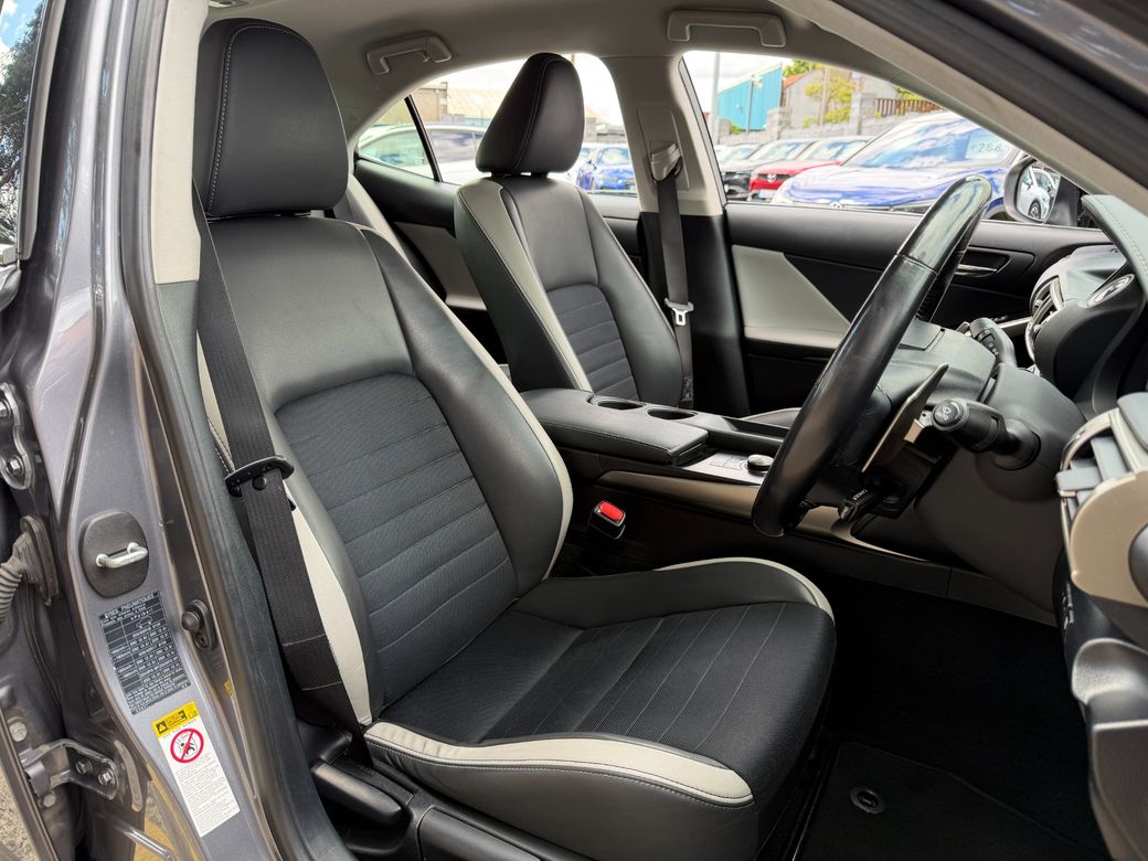 2016 Lexus IS