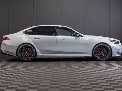 2025 BMW M5