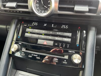 2020 Lexus IS 300h