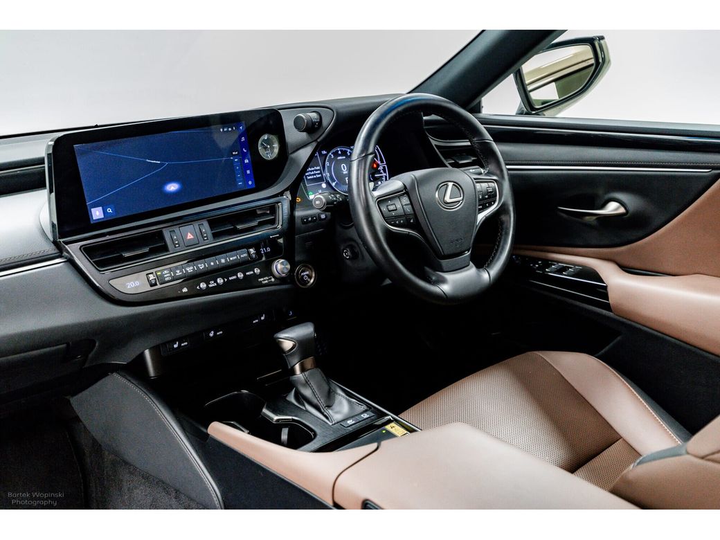 2023 Lexus ES 300h