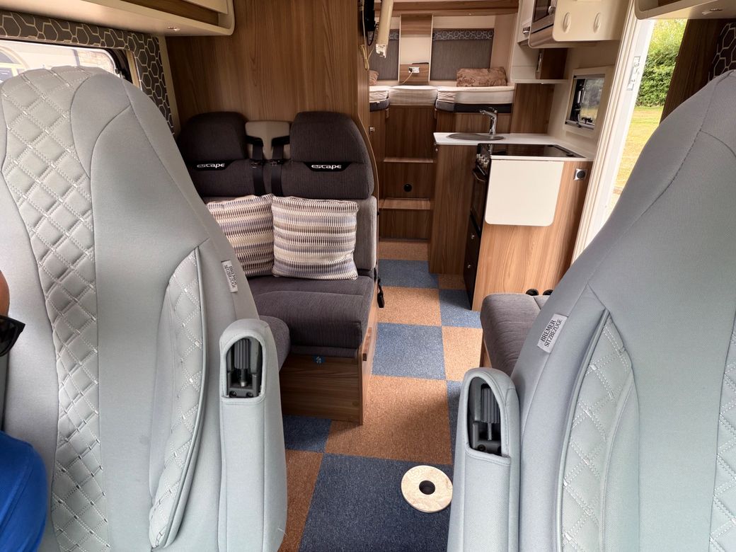 2017 SWIFT ESCAPE 684 LOW PROFILE R.H.D