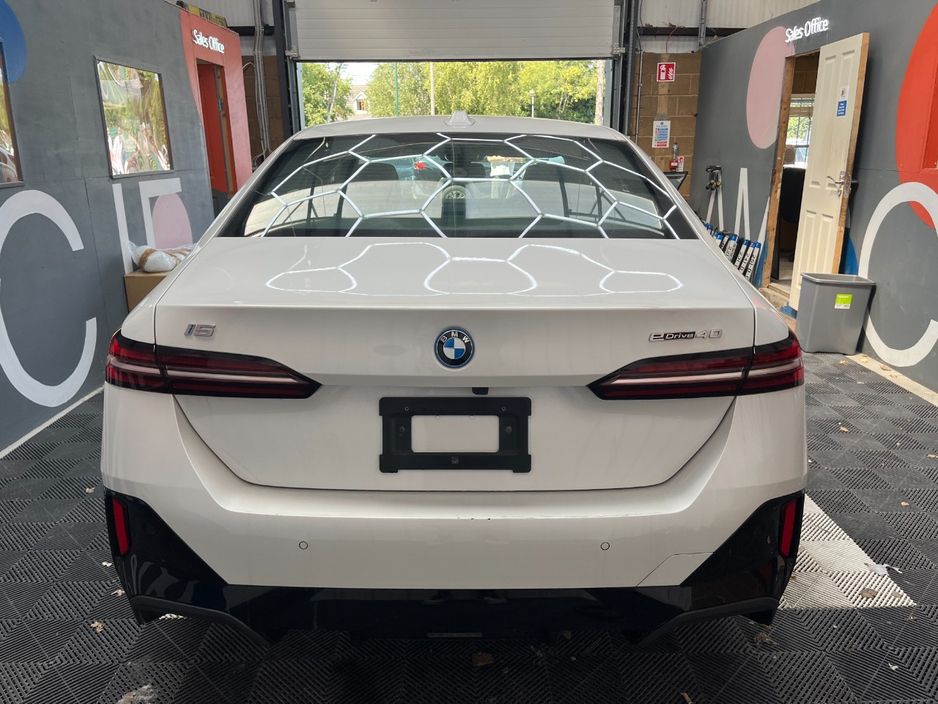2024 BMW i5