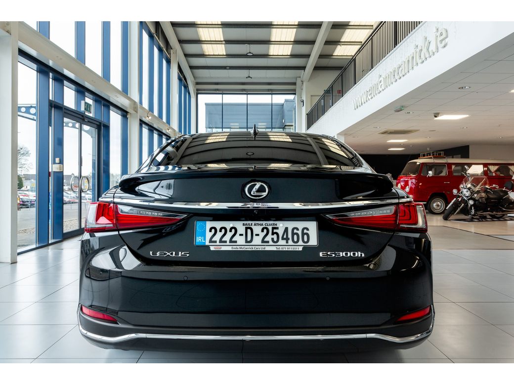 2022 Lexus ES 300h