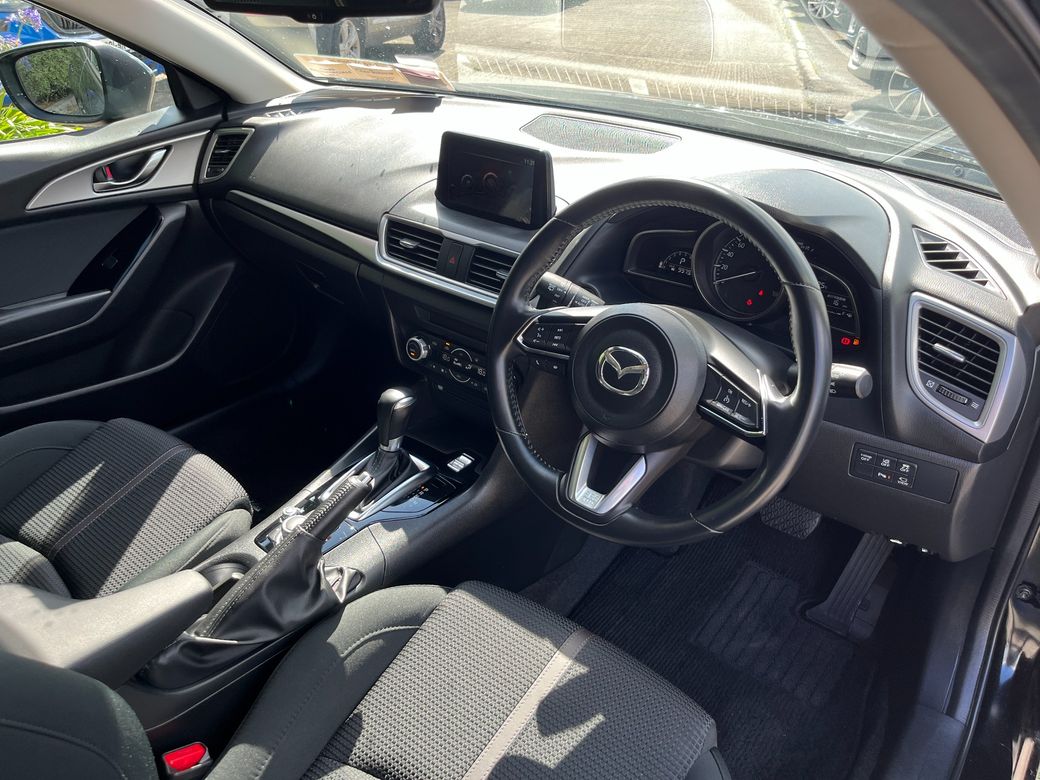 2018 Mazda Axela