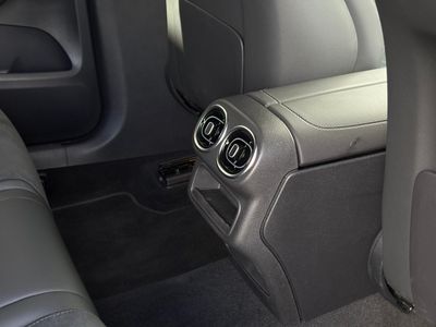 2025 Mercedes-Benz GLC Class