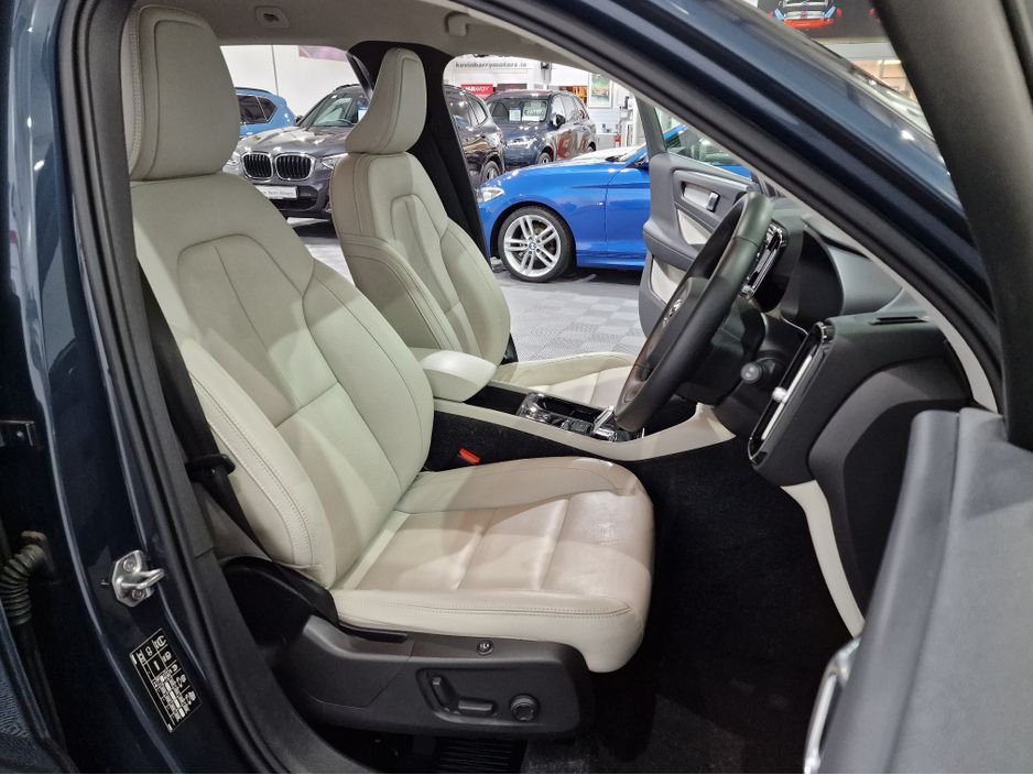 2021 Volvo XC40
