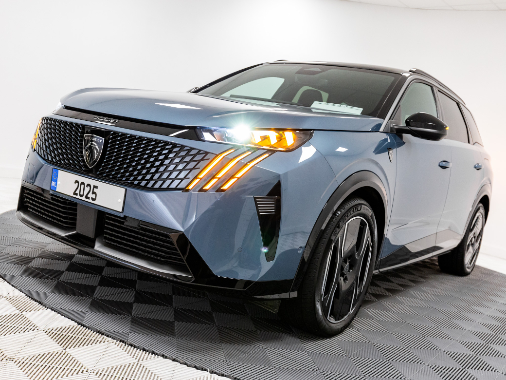 2025 Peugeot 5008