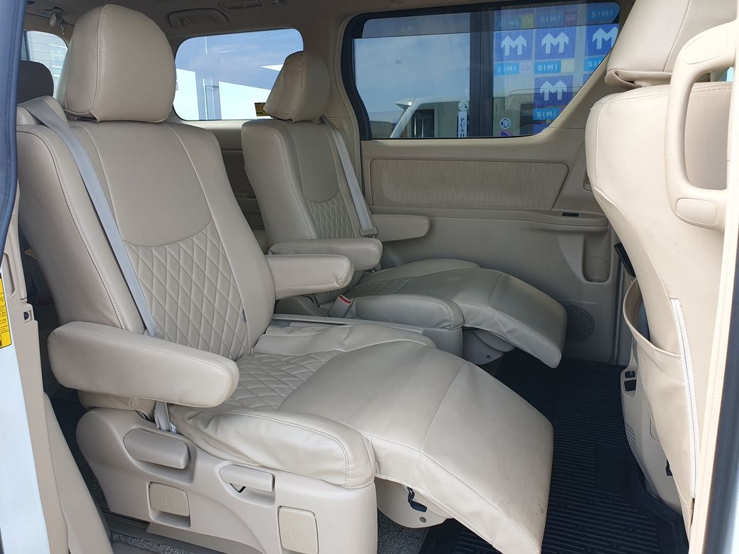 2013 Toyota Alphard
