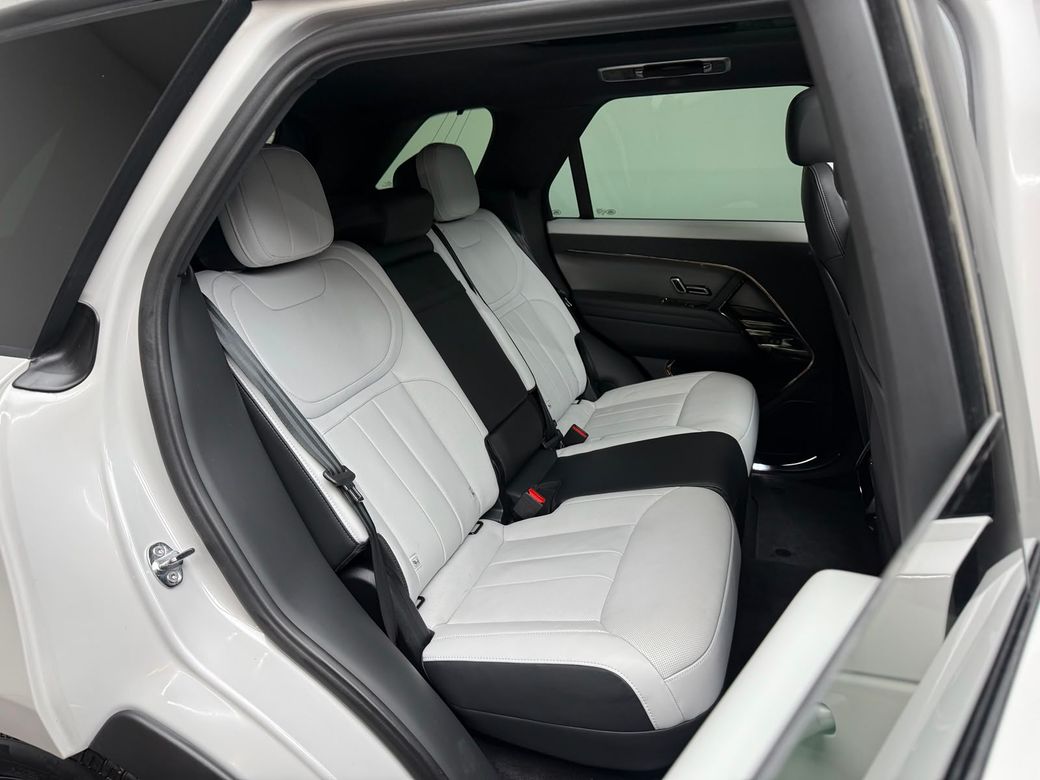 2025 Land Rover Range Rover Sport