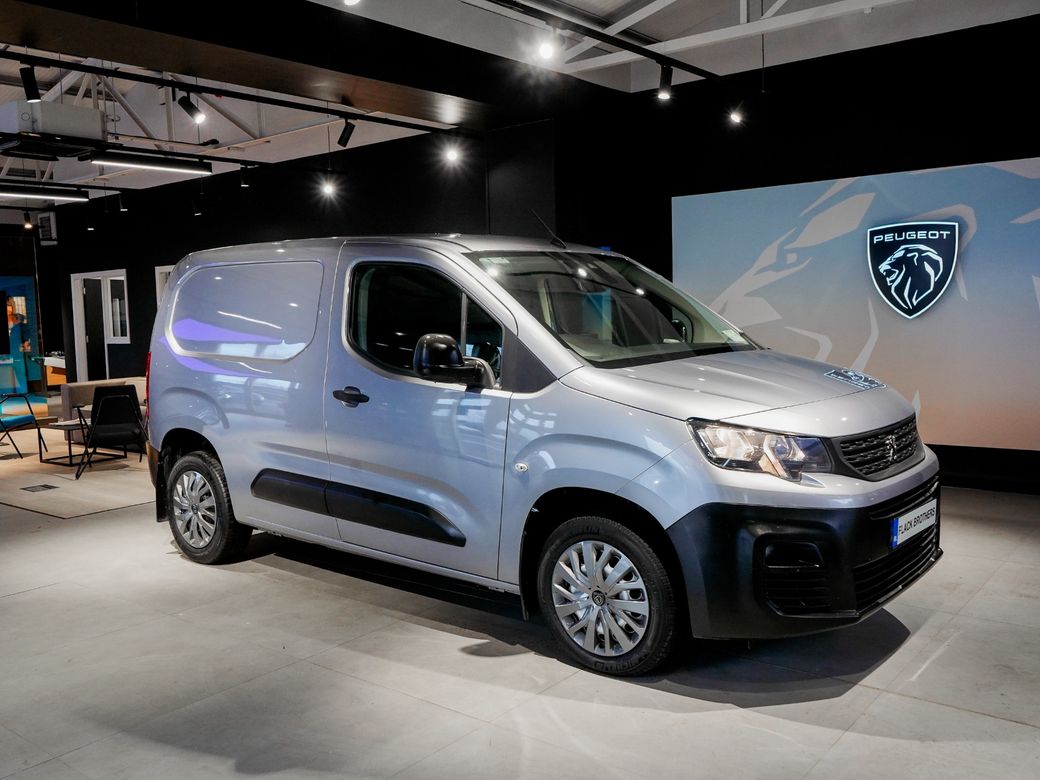 2023 Peugeot Partner