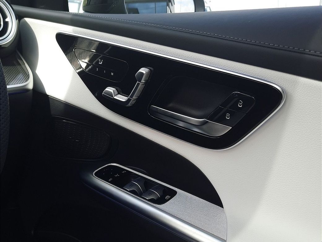 2025 Mercedes-Benz GLC Class
