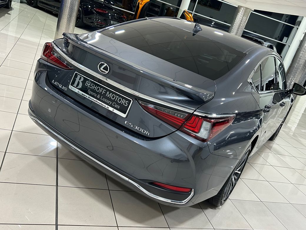 2023 Lexus ES 300h