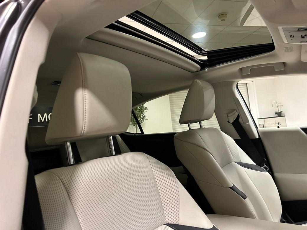2023 Lexus ES 300h
