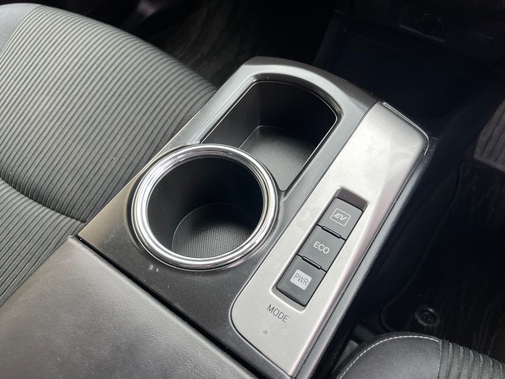 2016 Toyota Prius Alpha