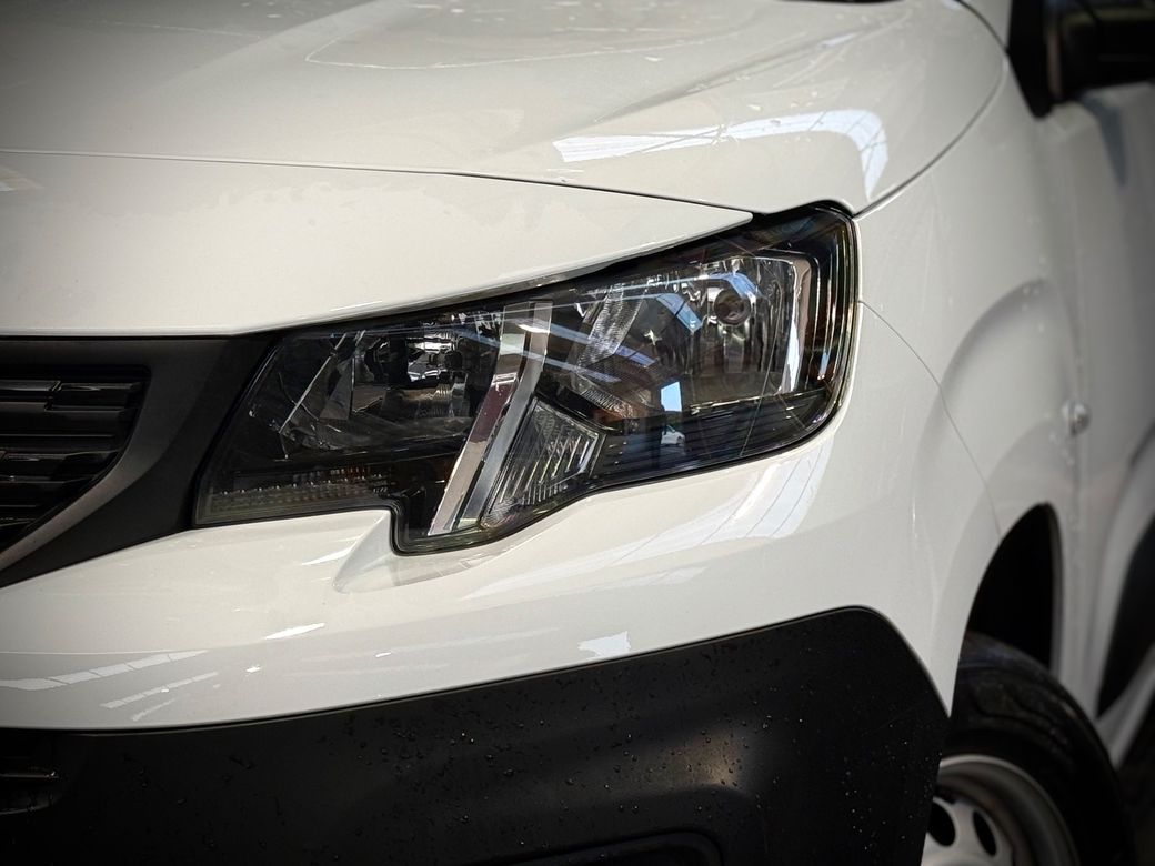 2023 Peugeot Partner