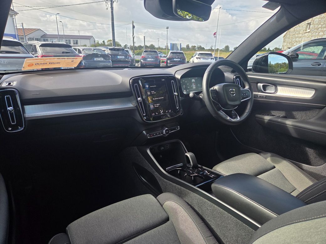 2023 Volvo XC40