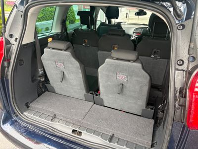 2011 Peugeot 5008