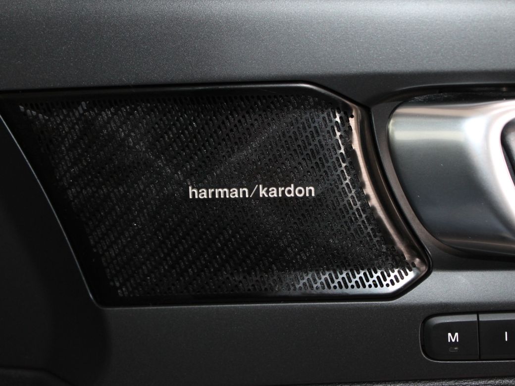 2020 Volvo XC40
