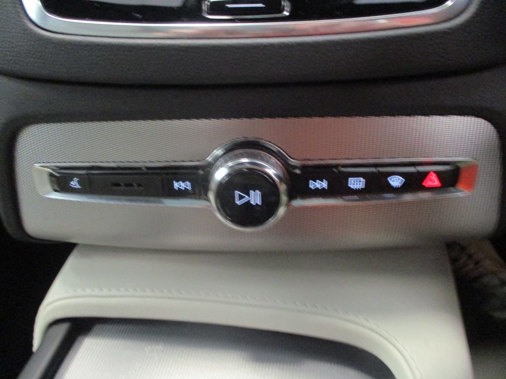 2021 Volvo XC90