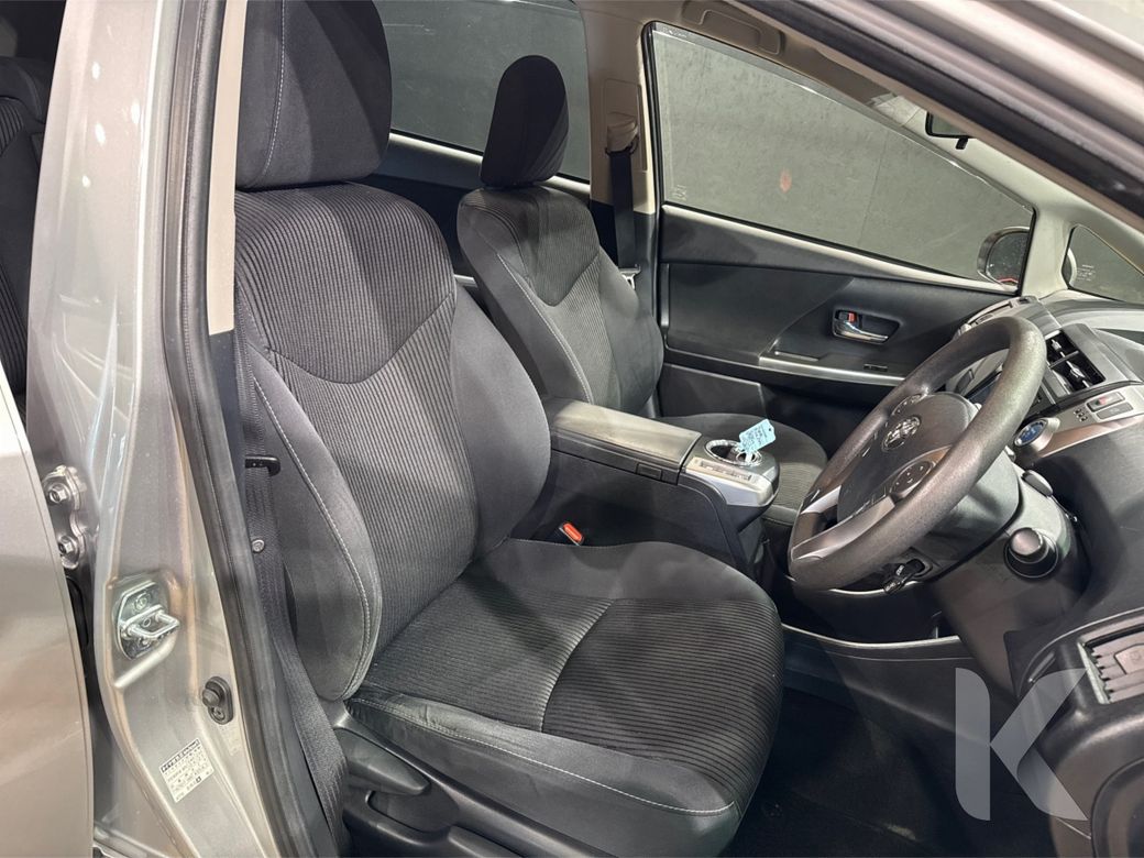 2020 Toyota Prius Alpha