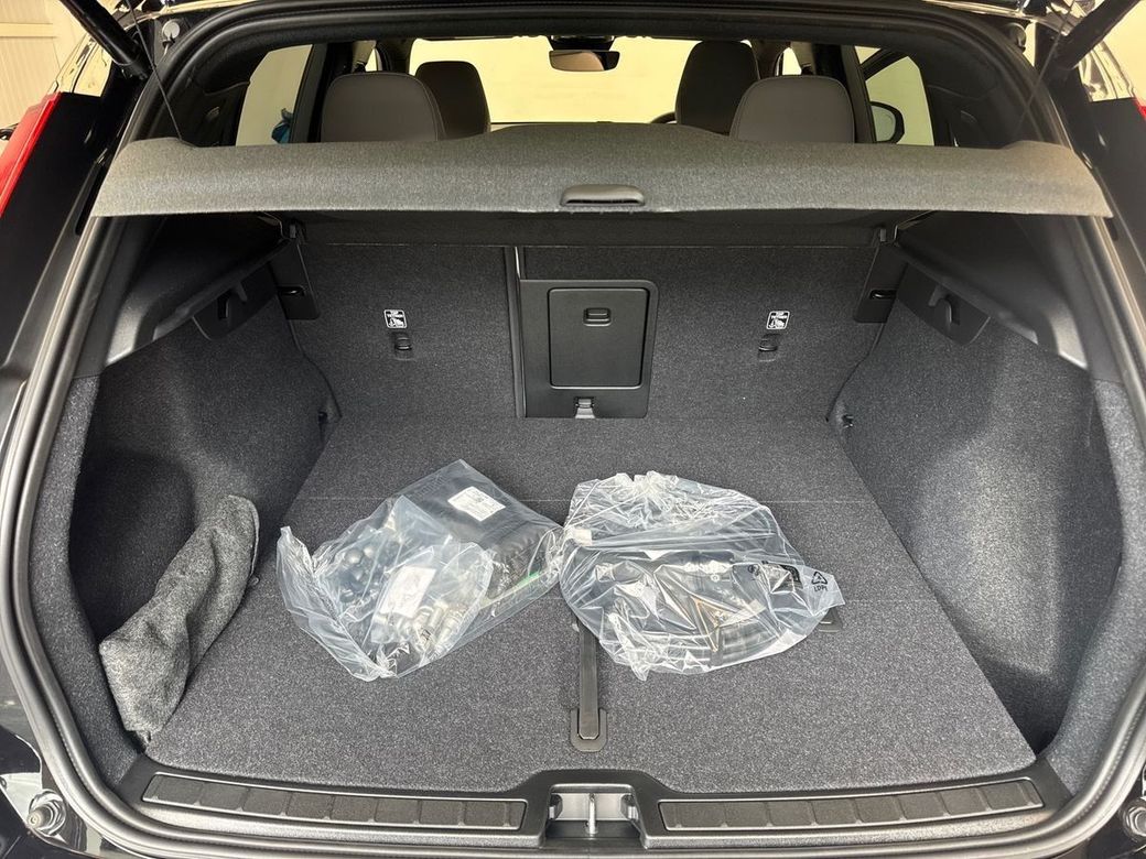 2026 Volvo EX40