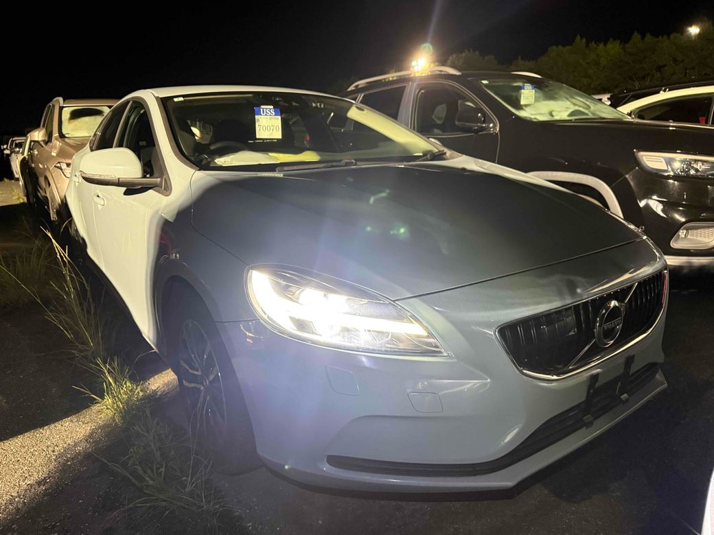 2018 Volvo V40