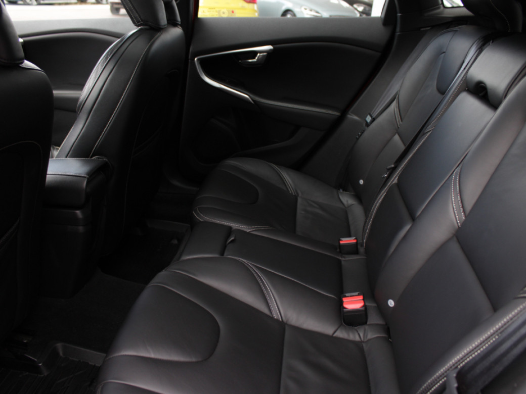2016 Volvo V40