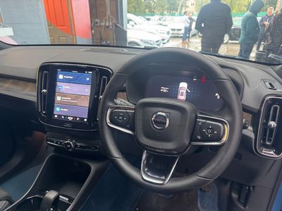 2023 Volvo XC40