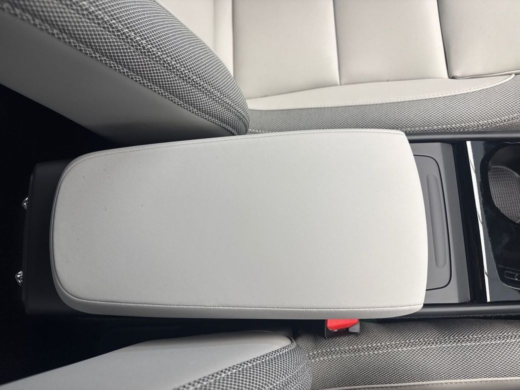 2026 Volvo EX40