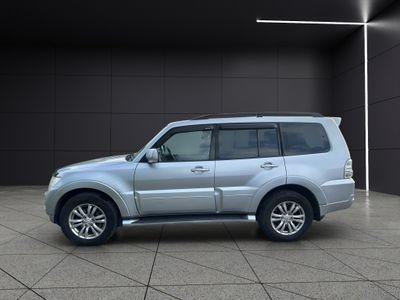 2015 Mitsubishi Pajero