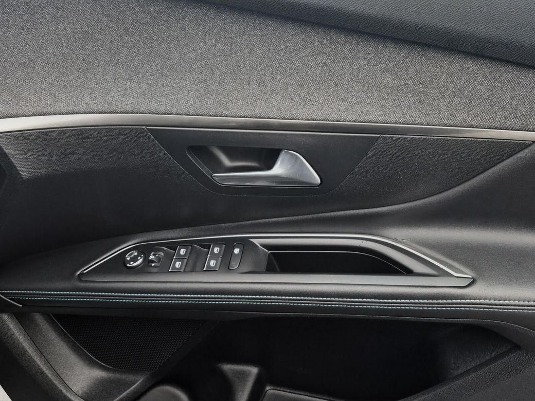 2023 Peugeot 5008